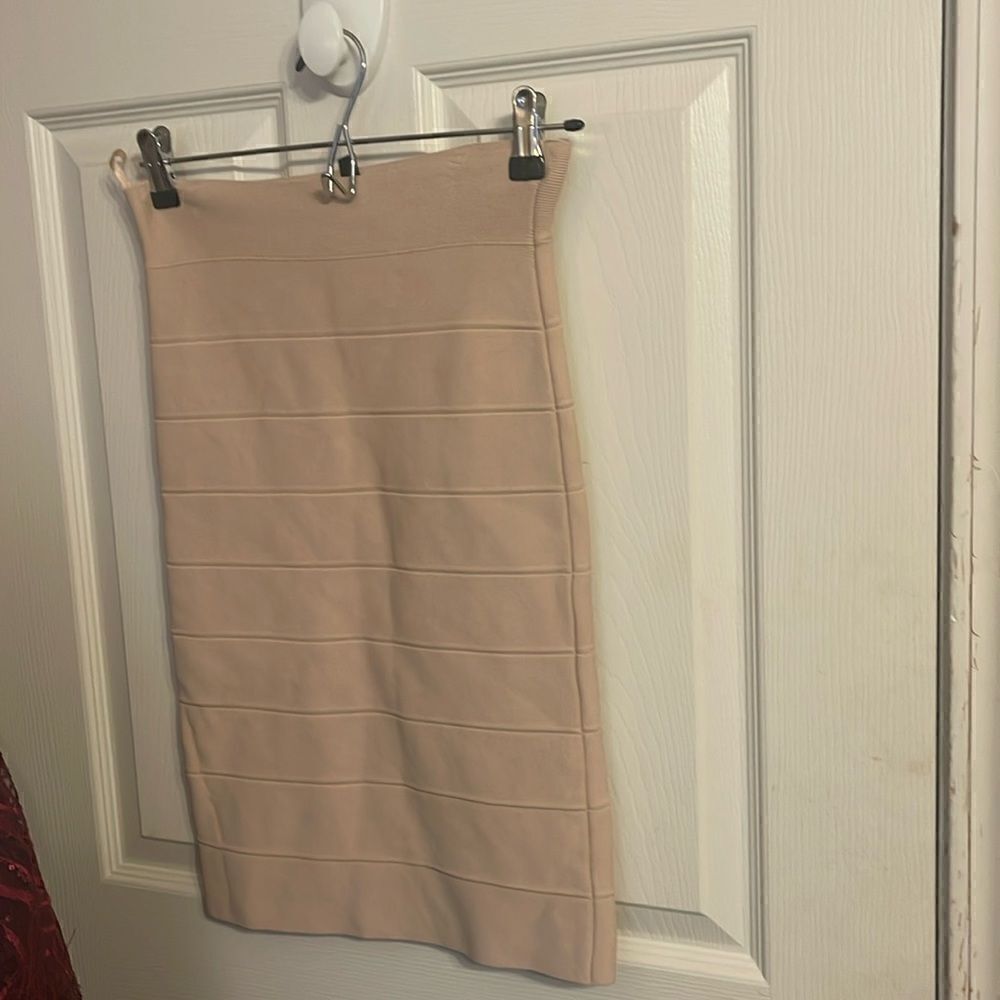 BCBG MaxAzria Ribbed SkirtSize Small EUC
